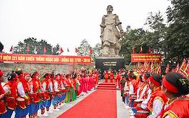Dong Da Festival in memory of King Quang Trung 